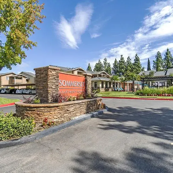 Sommerset Apartments  Logo